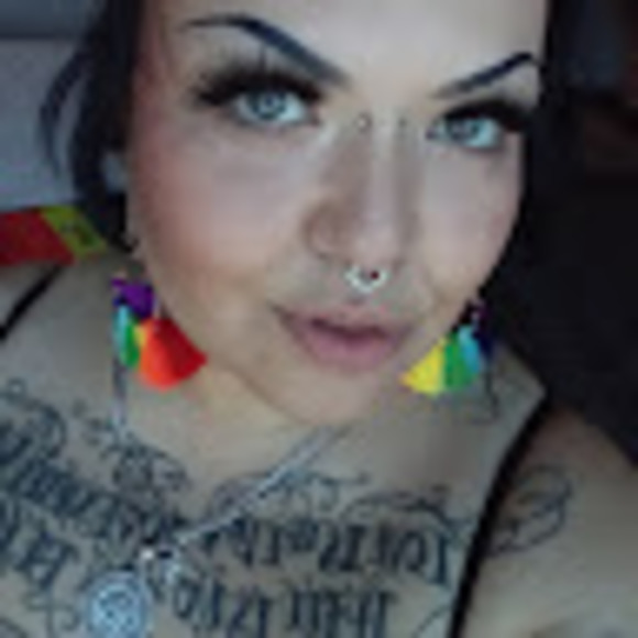 Meet your Posher, Angelique - Picture 1 of 1